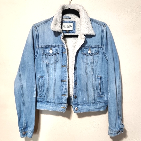 Ashley Vintage Charm Jackets & Blazers - Ashley Vintage Charm Sherpa Lined Lightwash Denim Jean Jacket Size Small